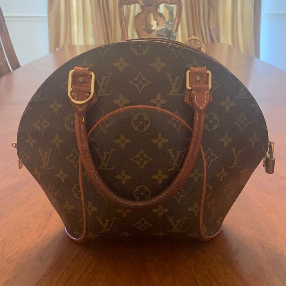 Authentic***Louis Vuitton Ellipse PM